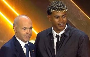 信使报：拜仁二队中场哈维尔-费尔南德斯已被推荐给拉齐奥