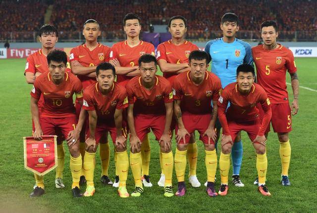 中超：上海海港4-0大胜深圳队