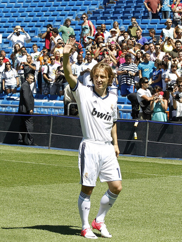 图片报：进一步调查显示阿德耶米并非误订武器，他知道买的啥