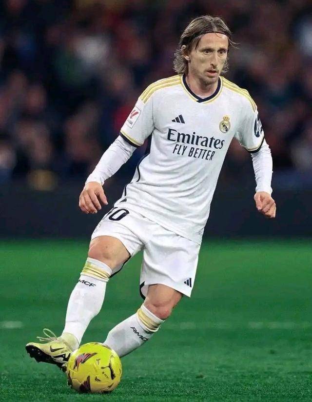 主持人爆料：麦金在圣米伦时，曾被队友扔出的训练杆刺伤大腿